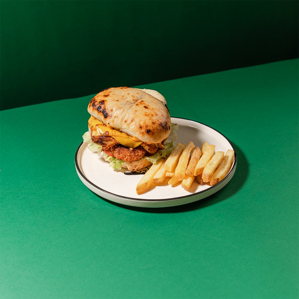 Neapolitan Onion Ring Burger